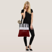 Moderne Piano All-Over Tote Tasche mit Namen (Am Model)