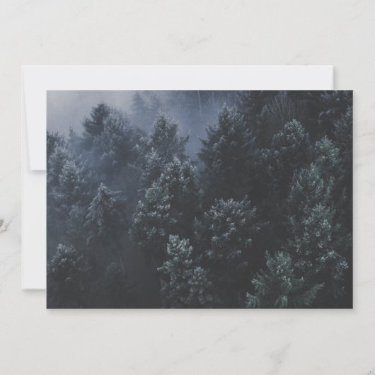 Moderne Pine Tree Forest Hochzeit Einladung (Rückseite)