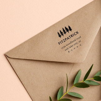 Moderne Pine Trees Familienname Rücksendeadresse Permastempel