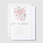 Moderne Pink Bow Blütenblume Liebe im Bloom Brautp Pergament Einladungen (Versetzt)