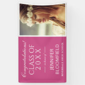 Moderne Pink White Foto Abschluss CLASS OF 2025 Banner (Vertikal)