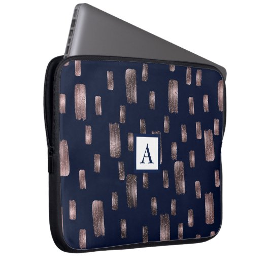 Moderne Pinsel Rose Gold & Navy Blauer Sparkor Laptopschutzhülle (Vorne Rechts)