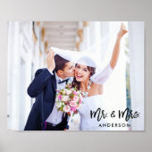 Moderne Pinselschrift Mr. und Mrs. Wedding Foto Poster (Vorne)