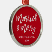 Moderne Pinselschrift Verheiratet & Merry Wedding  Ornament Aus Metall (Rechts)