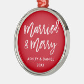 Moderne Pinselschrift Verheiratet & Merry Wedding  Ornament Aus Metall (Links)