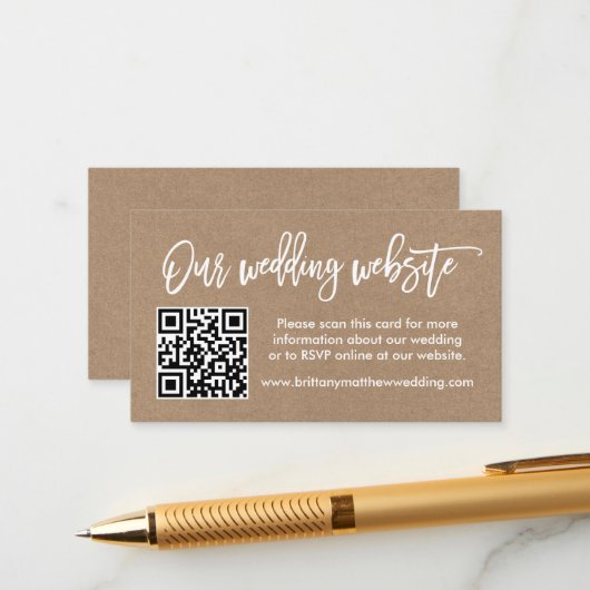 Moderne Pinselschrift Wedding Website QR Kraft Begleitkarte (Vorderseite/Rückseite Beispiel)