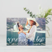 Moderne Pinselschrift Wir binden den Knoten Save The Date (Stehend Vorderseite)