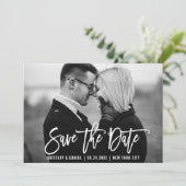 Moderne Pinselskripte Trendy Save the Date Card (Stehend Vorderseite)