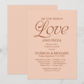 Moderne Pizza-Hochzeitsprobe Soft Peach Einladung (Vorne/Hinten)