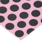 Moderne Polka Dots | Elegant, schwarz und rosa Tischdecke (Schrägansicht)