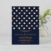 Moderne Polka Dots Wedding Real Folieneinladung (Stehend vorne)