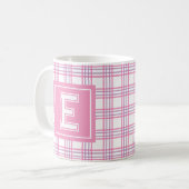 Moderne Preppy-Kariert Rosa Lila Varsity-Monogramm Kaffeetasse (Vorderseite Links)