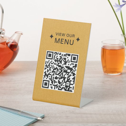 Moderne QR Code Menus für Restaurants Gold Sockelschild (In SItu)