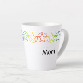 Moderne Rainbow Star Personalisierte Latte Tasse (Rechte Ecke)