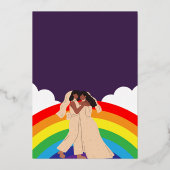 Moderne Rainbow Two Brides LGBTQ Hochzeit Folieneinladung (Rückseite)