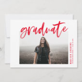 Moderne Red Brushed Script Graduation Party Einladung (Vorderseite)