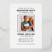 Moderne Red Gold Graduate Foto Graduate Party Folieneinladung (Rückseite)