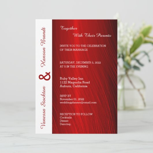 Moderne Red Satin Wedding Einladung (Stehend Vorderseite)