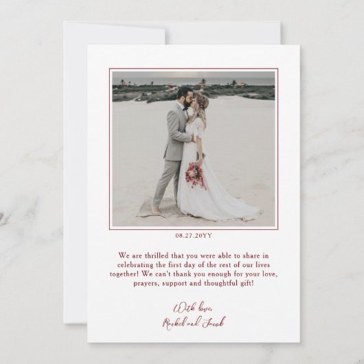 Moderne Red Script Overlay Foto Collage Wedding Dankeskarte (Rückseite)