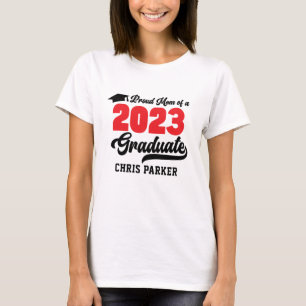 Moderne Red Script Proud MAMA eines Absolventen 20 T-Shirt