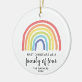 Moderne Regenbogenfamilie Personalisiert 1. Weihna Keramik Ornament (Links)