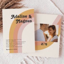 Moderne Retro-70er-Rainbow-Monogramm-Foto Hochzeit Einladung