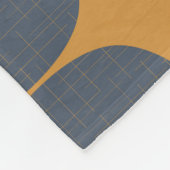 Moderne Retro-Blume: skandinavische Geometrie. Fleecedecke (Ecke)