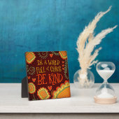 Moderne Retro-Braun ist eine Art Inspirivity Plaqu Fotoplatte (InSitu)