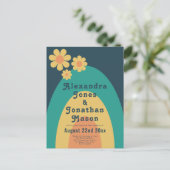 Moderne Retro Daisy Arch Wedding Einladungspostkarte (Stehend Vorderseite)