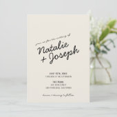 Moderne Retro Fun Whimsical Script Hochzeit Einladung (Stehend Vorderseite)