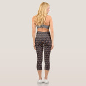 Moderne Retro-Muster Braun Capri Leggings (Rückseite)