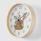 Moderne Retro-Nähhalle mit eigener Holzwand Uhr (Winkel)