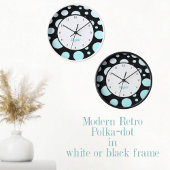 Moderne Retro Polka-Punkte Blau Weiß und Schwarz Uhr