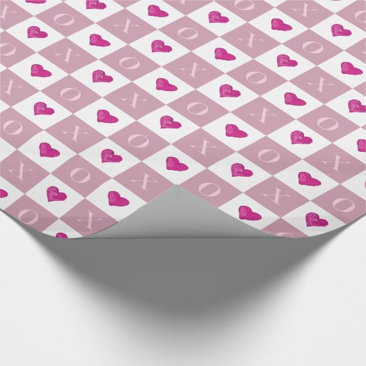 Moderne Retro Valentine Pink Hearts XO Karos Geschenkpapier (Ecke)