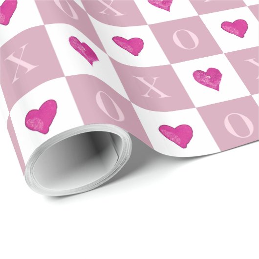 Moderne Retro Valentine Pink Hearts XO Karos Geschenkpapier (Rolleneckpunkt)