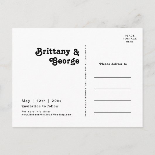 Moderne Retrobriefe Horizontal Rettete unser Datum Einladungspostkarte (Rückseite)