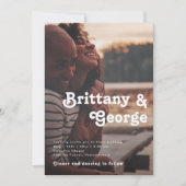 Moderne Retrobriefe Lässig verblasste Foto Hochzei Einladung (Vorderseite)