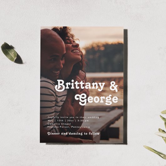 Moderne Retrobriefe Lässig verblasste Foto Hochzei Einladung