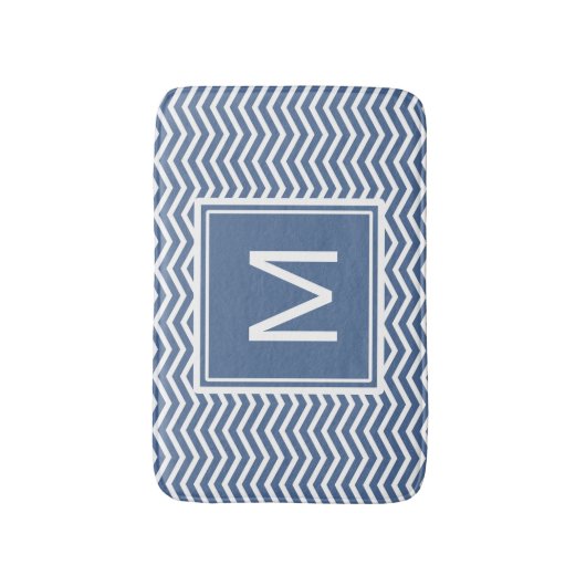 Moderne Riverside Blue Chevrons und Monogram Badematte (Vorderseite Vertikal)