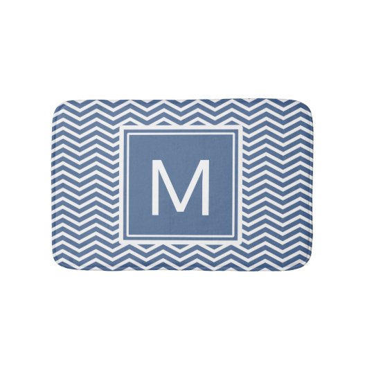 Moderne Riverside Blue Chevrons und Monogram Badematte (Vorderseite)