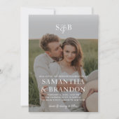 Moderne romantische Foto Monogram Overlay Hochzeit Einladung (Vorderseite)