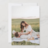 Moderne romantische Foto Monogram Overlay Hochzeit Einladung (Rückseite)