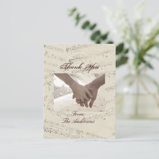 Moderne romantische Musiknoten Hochzeit danke Postkarte (Stehend Vorderseite)