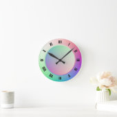 Moderne römische Zahlen auf Fun Pastel Rainbow Whe Runde Wanduhr (Zuhause)