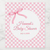Moderne rosa Bow Checkered Baby Dusche Weinetikett (Einzelnes Label)