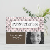 moderne rosa braune Blume gemustert 16 . Geburtsta Einladung (Stehend Vorderseite)