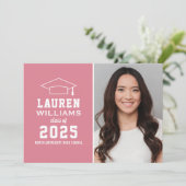 Moderne rosa Foto Graduation Party Einladung (Stehend Vorderseite)