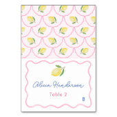 Moderne rosa-gelbe Lemon-Hochzeitsszene-Platzkarte Tischnummer (Vorderseite)