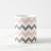 Moderne Rosa-Graue Chevron-Muster Kaffeetasse (Mittel)