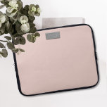 Moderne Rosa-Optik Stilvolle Notebook-Gehäuse Laptopschutzhülle<br><div class="desc">Ein hübscher pastellrosa Laptop-Ärmel. Fügen Sie Ihre Initialen zu den Imitaten silbermetalfarbene Platte,  die 3D aussieht,  aber ein visueller Effekt ist und flach bedruckt.</div>